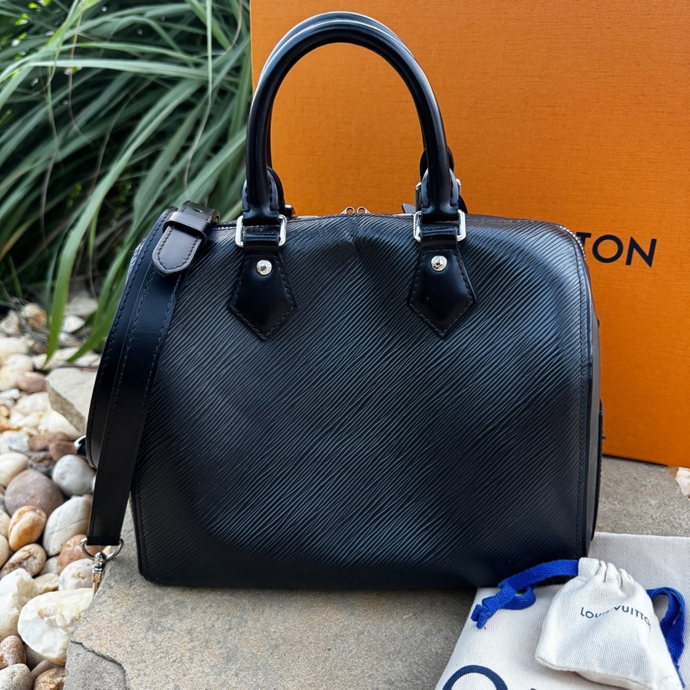 Louis Vuitton Black Epi Leather Speedy Bandouliere 25 Bag - Picture 4 of 14